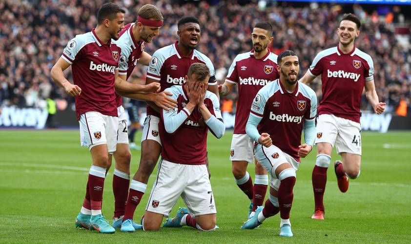 快船官方伤病报告显示保罗今天缺阵，原因是未随队