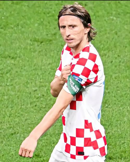 足球中超裁判误判引争议，官方深夜发布说明