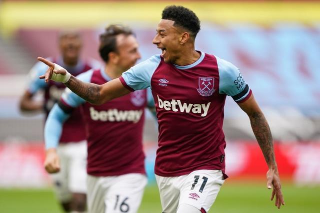 劳塔罗飞铲罗伯逊染黄，国米战利物浦上半场13分钟现争议