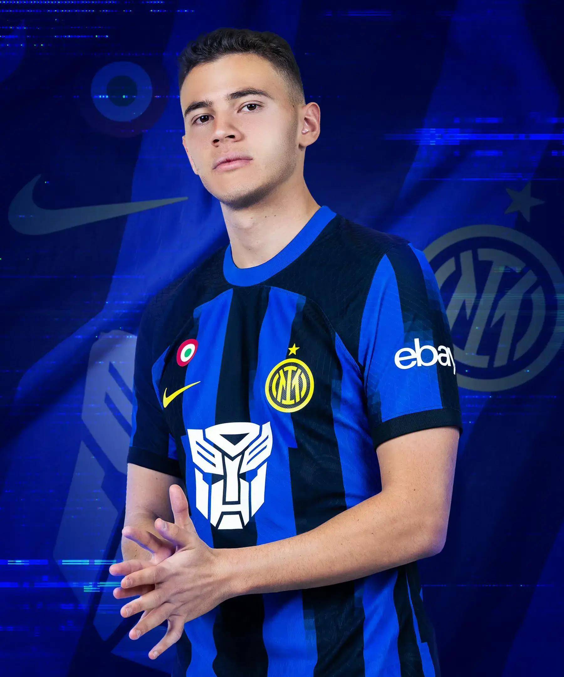 崇明四杰！武磊、颜骏凌、王燊超、吕文君斩获个人第4座中超冠军（崇明四杰再登顶：武磊、颜骏凌、王燊超、吕文君各夺个人第4座中超桂冠）